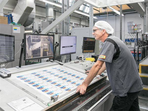 Notre équipe est prête à réaliser le meilleur emballage pour vous. 